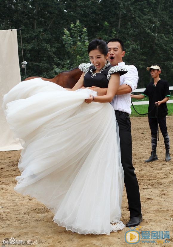 何洁和赫子铭结婚照 何洁高清写真_何洁高清剧照