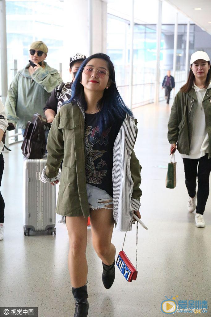 何洁机场路透照 何洁高清写真_何洁高清剧照