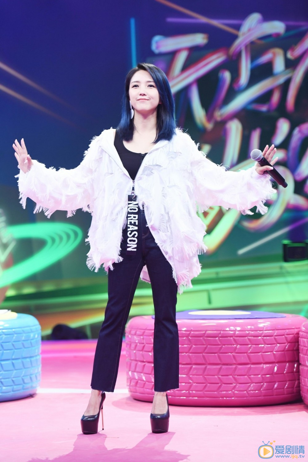 何洁演唱会现场 何洁高清写真_何洁高清剧照