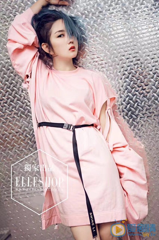 何洁时尚街拍 何洁高清写真_何洁高清剧照