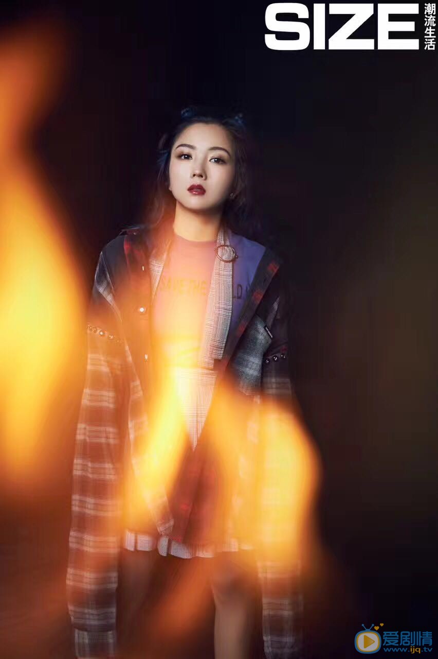 何洁杂志写真大片 何洁高清写真_何洁高清剧照