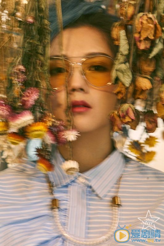 何洁杂志写真大片 何洁高清写真_何洁高清剧照