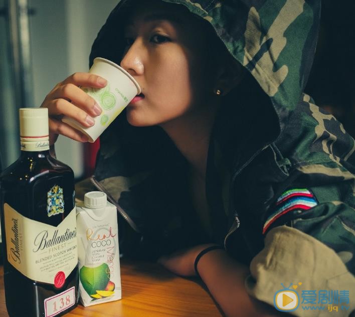 何洁生活照 何洁高清写真_何洁高清剧照