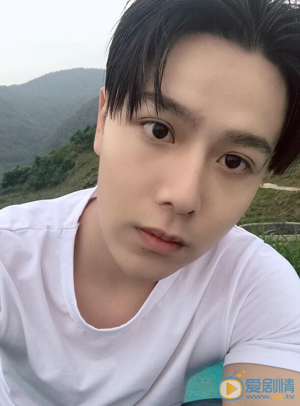 叶子茂生活照 叶子茂高清写真_叶子茂高清剧照