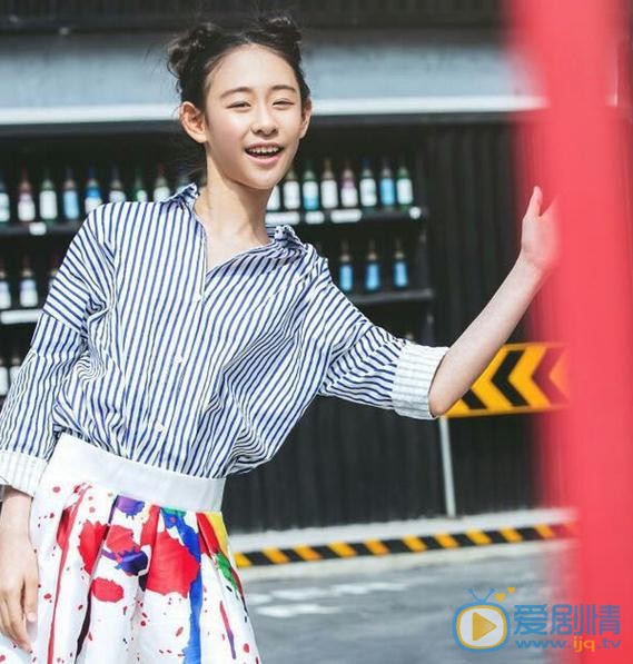 吴雨珏俏皮街拍 吴雨珏高清写真_吴雨珏高清剧照