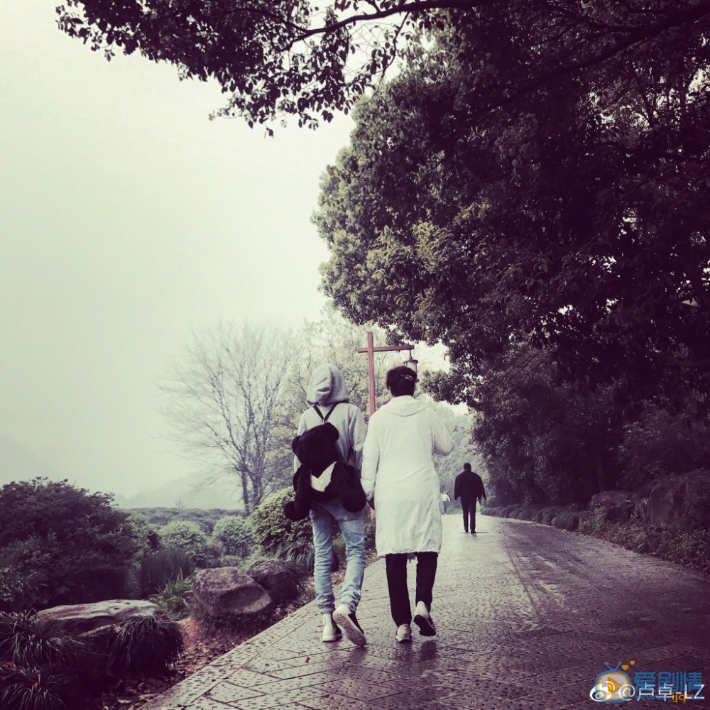 卢卓家人合照 卢卓高清写真_卢卓高清剧照
