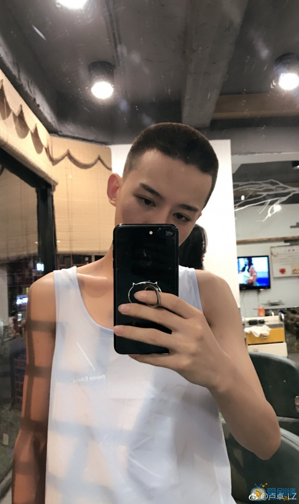 卢卓生活照 卢卓高清写真_卢卓高清剧照