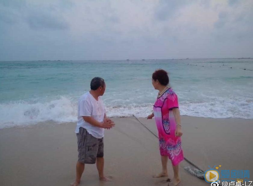 卢卓家人合照 卢卓高清写真_卢卓高清剧照