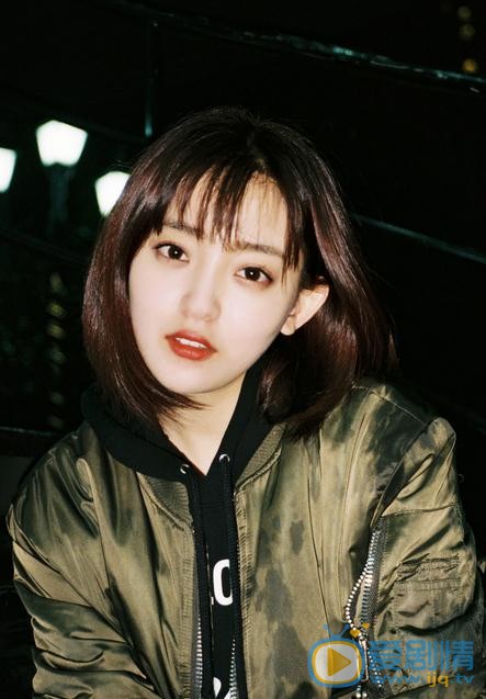 罗予彤夜色写真 罗予彤高清写真_罗予彤高清剧照