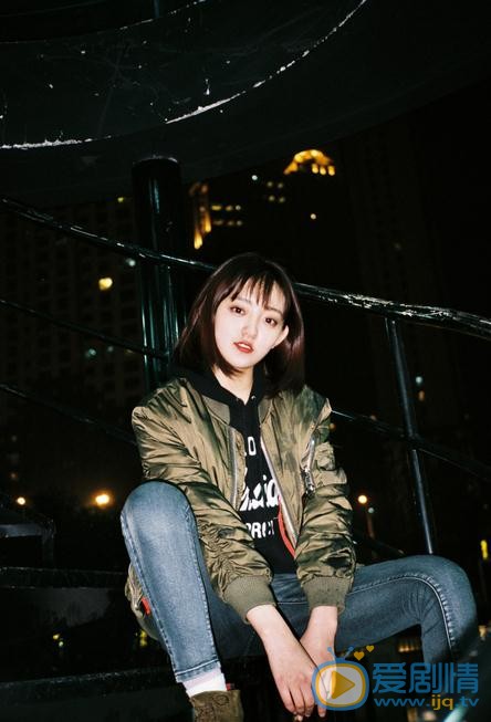 罗予彤夜色写真 罗予彤高清写真_罗予彤高清剧照