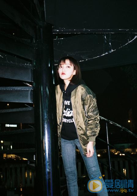 罗予彤夜色写真 罗予彤高清写真_罗予彤高清剧照