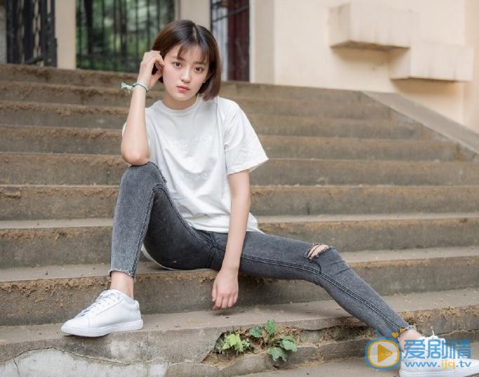 罗予彤夏日写真 罗予彤高清写真_罗予彤高清剧照