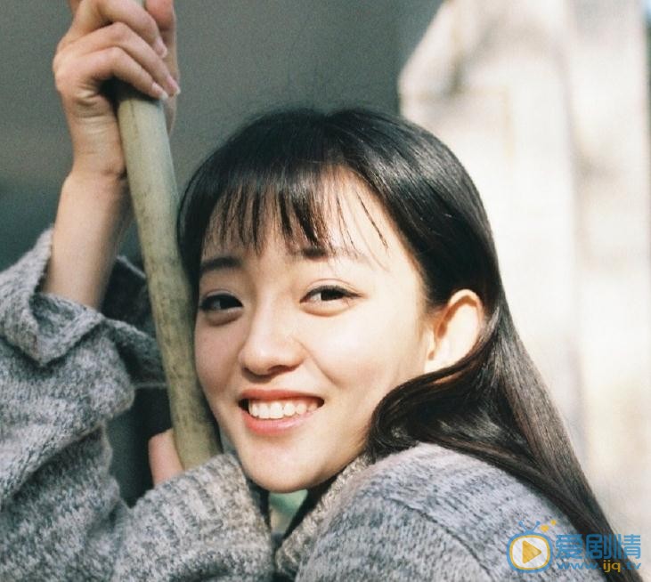 罗予彤秋色写真 罗予彤高清写真_罗予彤高清剧照