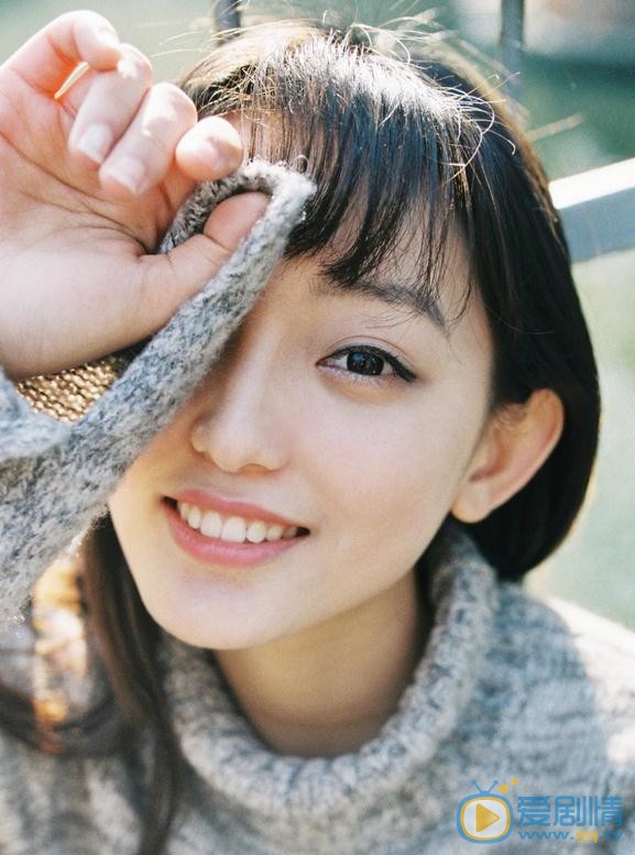 罗予彤秋色写真 罗予彤高清写真_罗予彤高清剧照