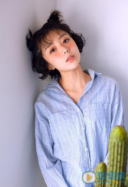 王玲玉丸子头写真 王玲玉高清写真_王玲玉高清剧照