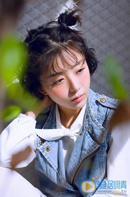 王玲玉丸子头写真 王玲玉高清写真_王玲玉高清剧照