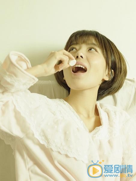 王玲玉白色写真 王玲玉高清写真_王玲玉高清剧照