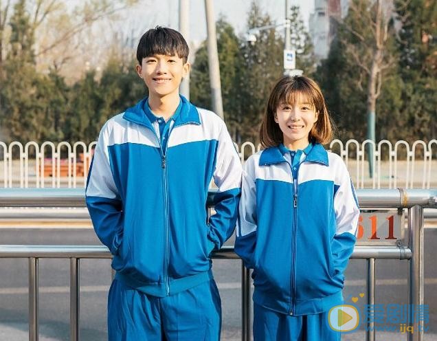 王玲玉校服情侣写真 王玲玉高清写真_王玲玉高清剧照