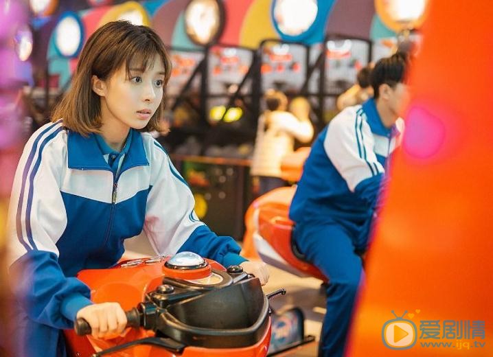 王玲玉校服情侣写真 王玲玉高清写真_王玲玉高清剧照