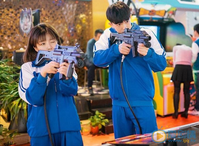 王玲玉校服情侣写真 王玲玉高清写真_王玲玉高清剧照