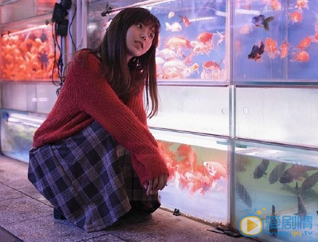 王玲玉红色写真 王玲玉高清写真_王玲玉高清剧照