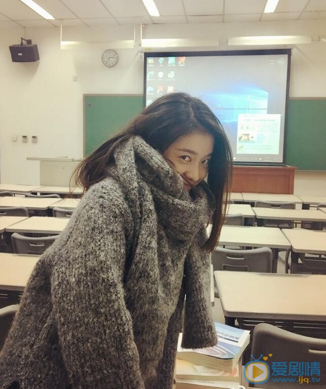 张雪迎卖萌照 张雪迎高清写真_张雪迎高清剧照