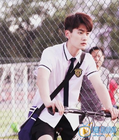 李柄辉片场照 李柄辉高清写真_李柄辉高清剧照