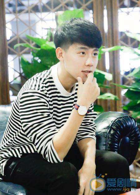 周奇生活照 周奇高清写真_周奇高清剧照