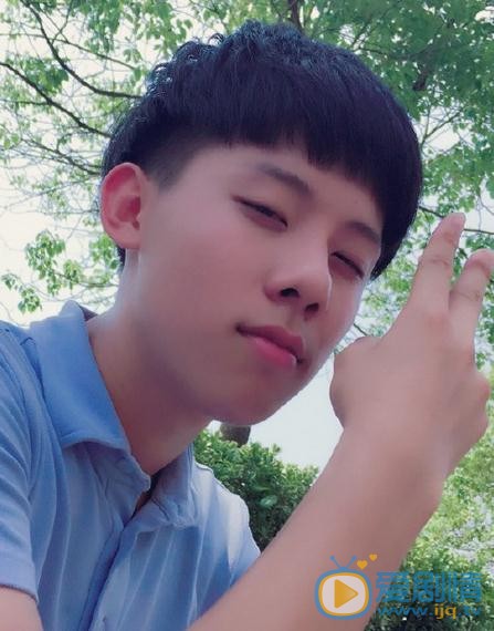 周奇生活照 周奇高清写真_周奇高清剧照