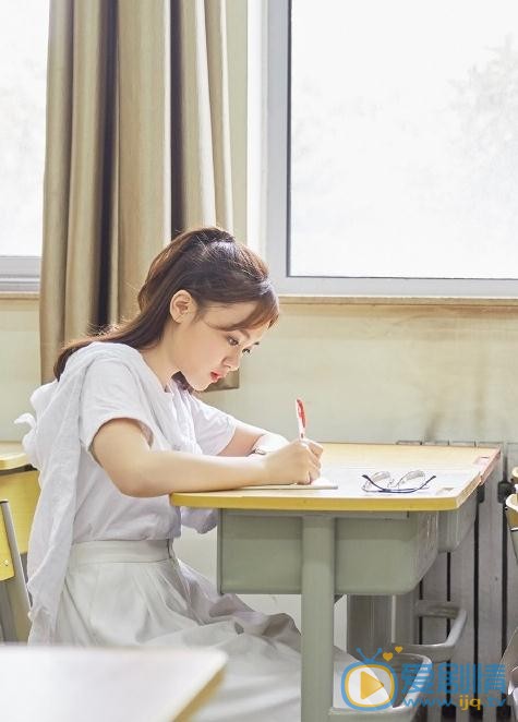 林千鹿白色写真 林千鹿高清写真_林千鹿高清剧照