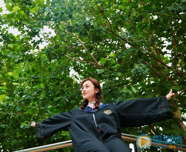 林千鹿毕业服写真 林千鹿高清写真_林千鹿高清剧照