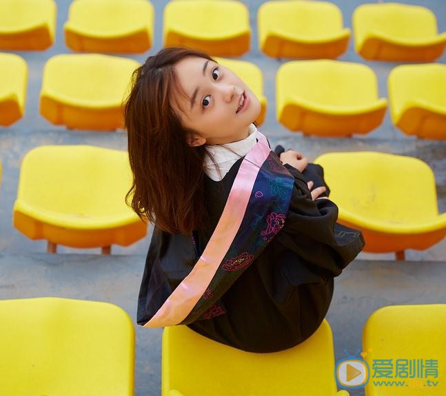 林千鹿毕业服写真 林千鹿高清写真_林千鹿高清剧照
