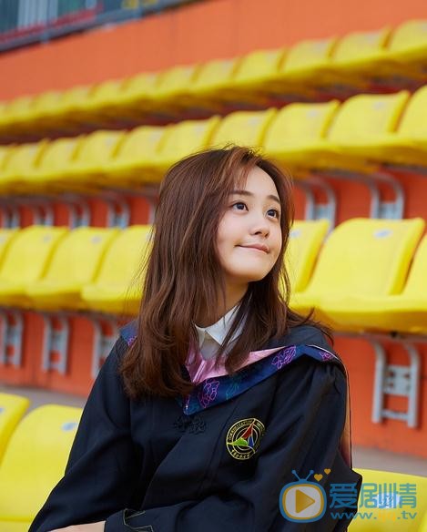 林千鹿毕业服写真 林千鹿高清写真_林千鹿高清剧照