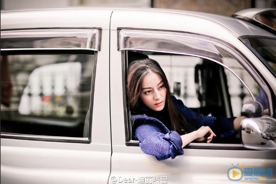 迪丽热巴街拍写真 迪丽热巴高清写真_迪丽热巴高清剧照