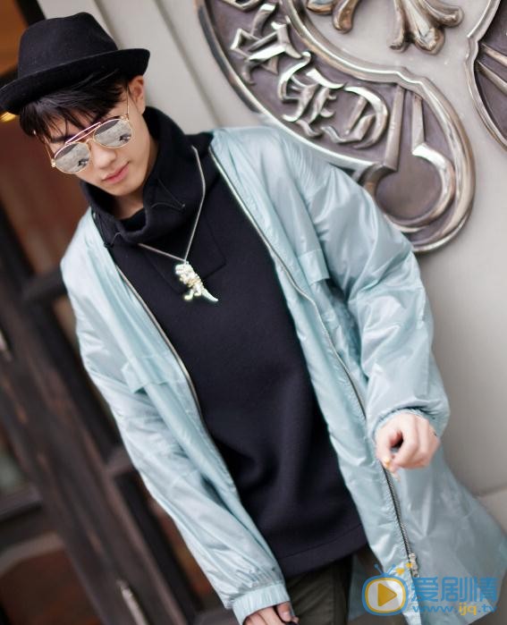 王咨越街拍写真 王咨越高清写真_王咨越高清剧照