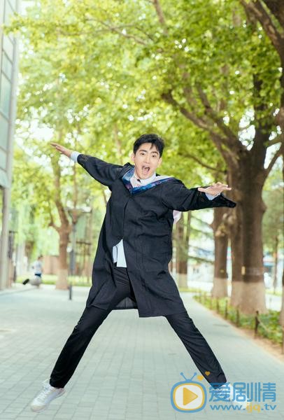 陈烨林毕业照 陈烨林高清写真_陈烨林高清剧照