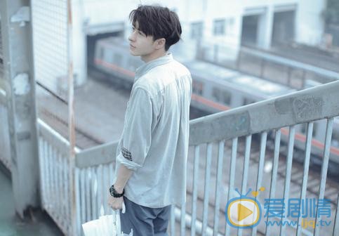 范晓东雨中写真 范晓东高清写真_范晓东高清剧照