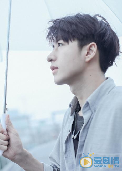 范晓东雨中写真 范晓东高清写真_范晓东高清剧照
