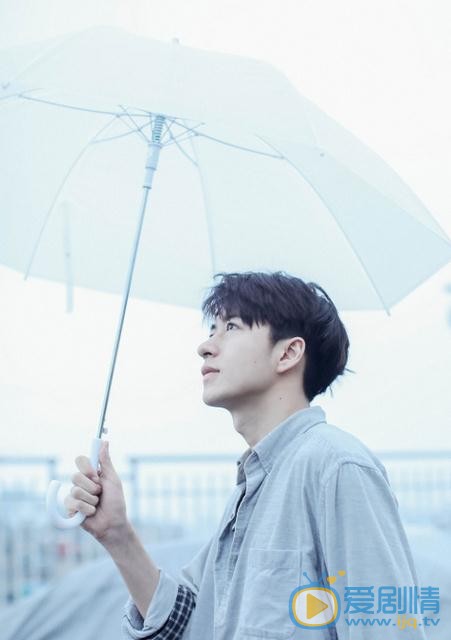 范晓东雨中写真 范晓东高清写真_范晓东高清剧照