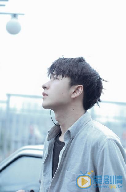 范晓东雨中写真 范晓东高清写真_范晓东高清剧照