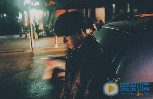 范晓东夜色街头写真 范晓东高清写真_范晓东高清剧照