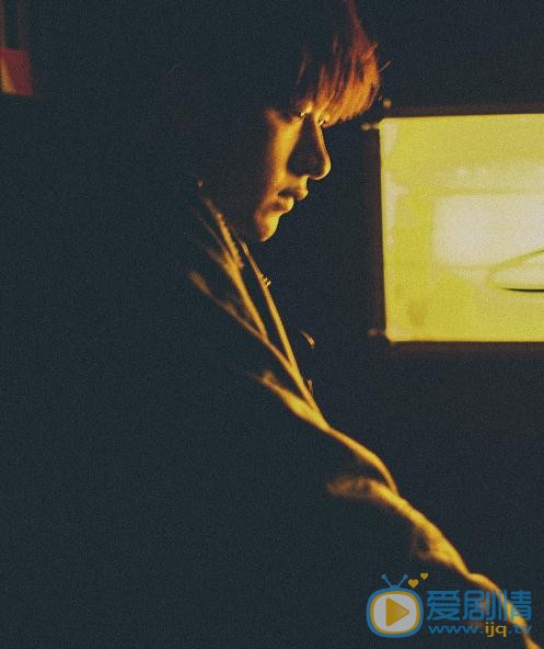 范晓东夜色街头写真 范晓东高清写真_范晓东高清剧照