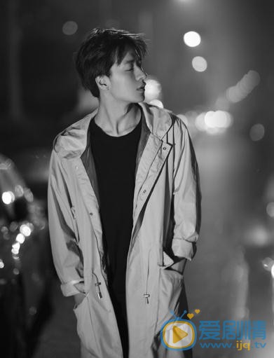 范晓东夜色街头写真 范晓东高清写真_范晓东高清剧照