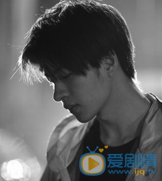 范晓东夜色街头写真 范晓东高清写真_范晓东高清剧照