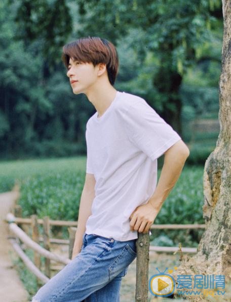 范晓东侧颜写真 范晓东高清写真_范晓东高清剧照