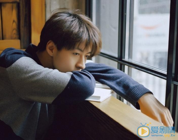 范晓东侧颜写真 范晓东高清写真_范晓东高清剧照