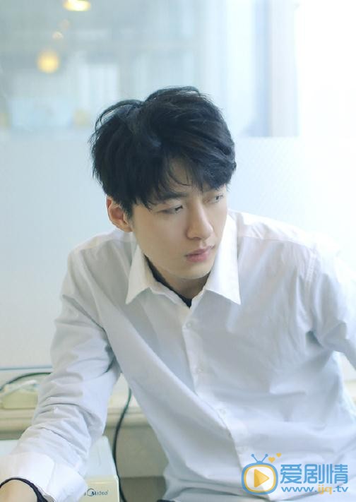 范晓东白衬衣写真 范晓东高清写真_范晓东高清剧照