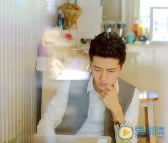 范晓东学生装扮写真 范晓东高清写真_范晓东高清剧照