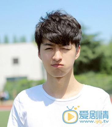 范晓东学生装扮写真 范晓东高清写真_范晓东高清剧照