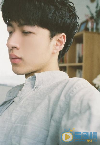 范晓东侧颜写真 范晓东高清写真_范晓东高清剧照